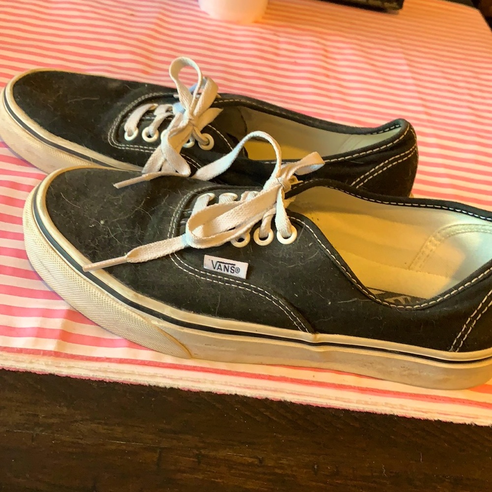 Black low top vans